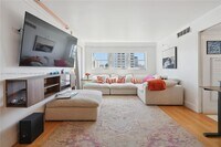 Building Photo - 1881 Washington Ave