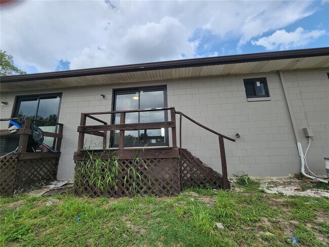 Building Photo - 1234 Triangle Dr