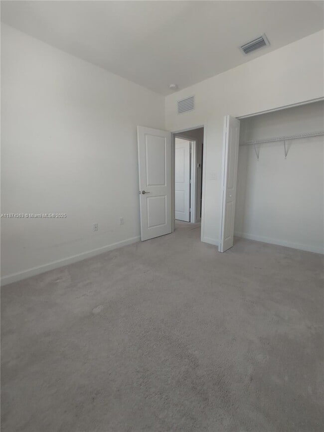 Building Photo - 1766 SE 26th Rd