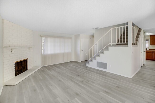 Building Photo - Your Dream 3BR/2.5BA Rental in the Desirable 'Dearborn Grove' Community in Redlands!