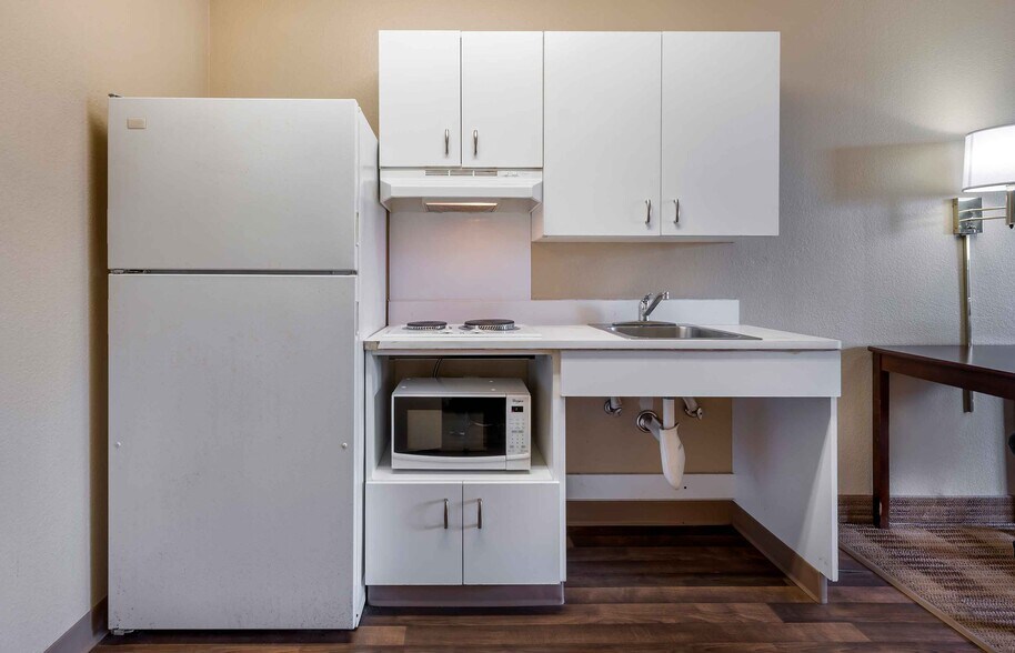 Building Photo - Furnished Studio-Chicago - Romeoville - Bo...