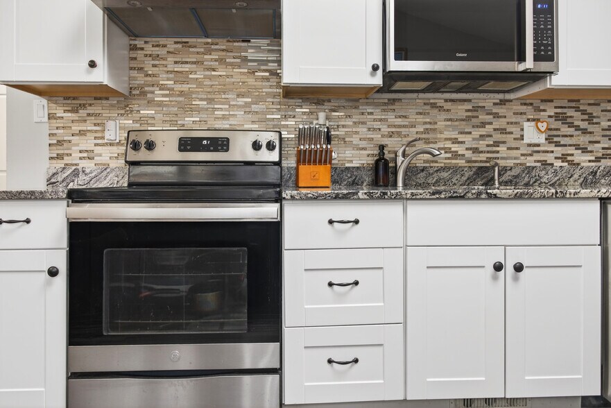 Building Photo - 80 Algonquin Dr