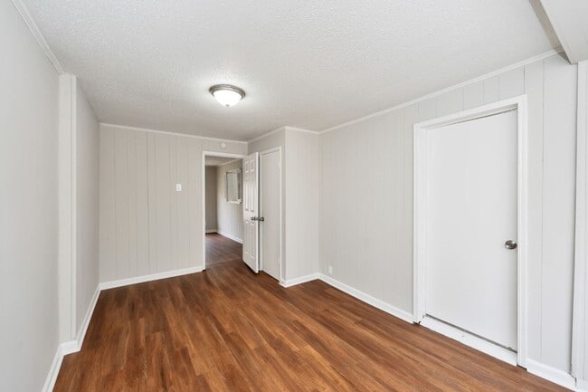 Building Photo - Stylish 4BR/2BA Home in Tuscaloosa – Moder...