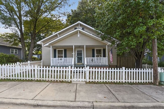 Primary Photo - 207 Doster Ave