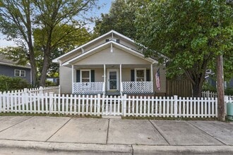 Building Photo - 207 Doster Ave