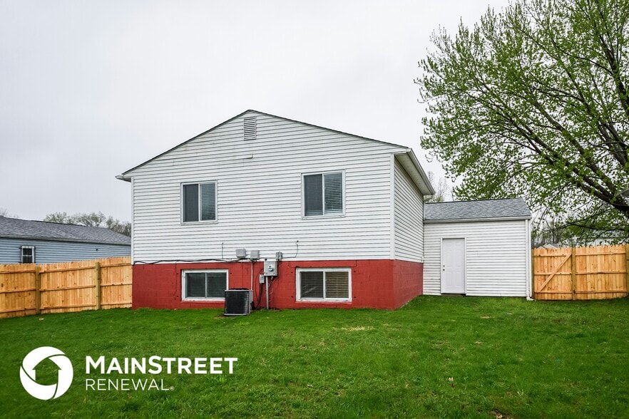 Building Photo - 2596 Woodsedge Rd