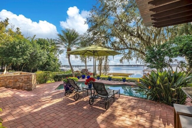 Building Photo - 10577 Down Lakeview Cir