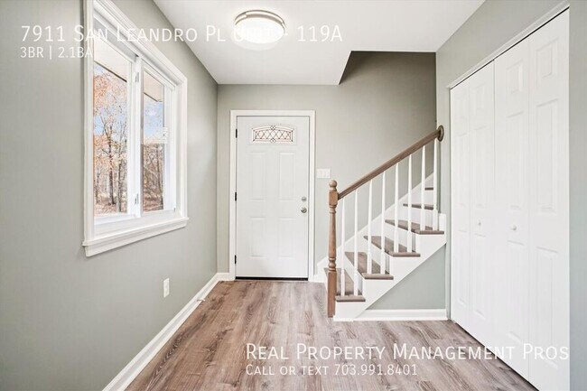 Building Photo - 7911 San Leandro Pl