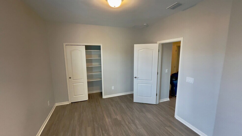 Building Photo - 7255 Shadeview Alley