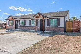 Building Photo - 511 S 98th Way