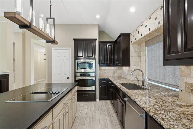 Building Photo - 900 Muirfield Dr