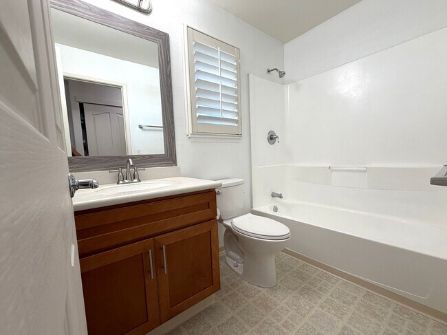 Building Photo - Makali'i II @ Kapolei  - 3 BDRM/2.5 BATH/ENCLOSED GARAGE