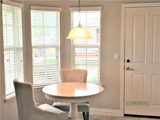 Building Photo - 106 Coyote Trail