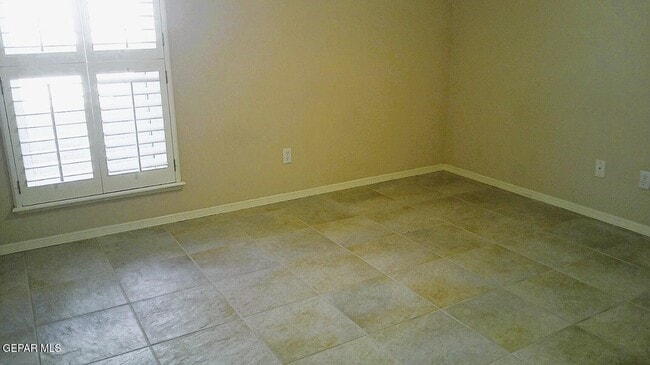 Building Photo - 901 Las Aves Pl