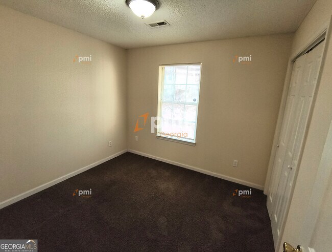 Building Photo - 8155 Autumn Green Dr