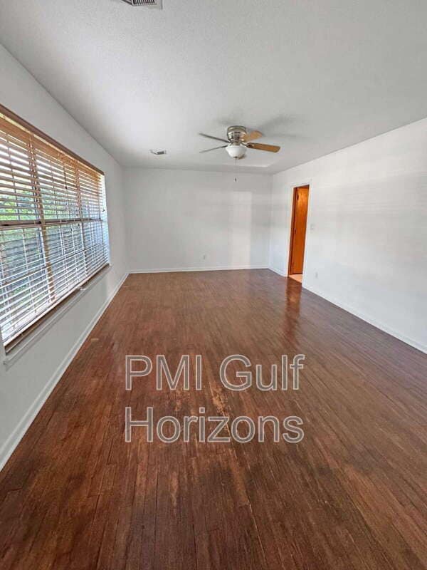 Building Photo - 8053 Malibu Cir
