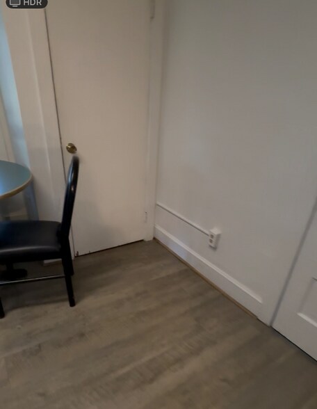 Building Photo - 1059 Danby Rd