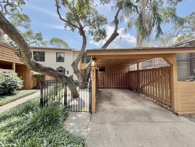 Building Photo - 817 Fairwood Forest Dr