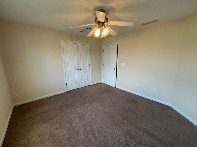 Building Photo - 5 BEDROOM PLUS BONUS ROOM PRE-LEASING FOR AUGUST 2026!