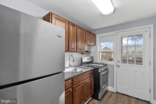 Building Photo - 749 S Woodington Rd