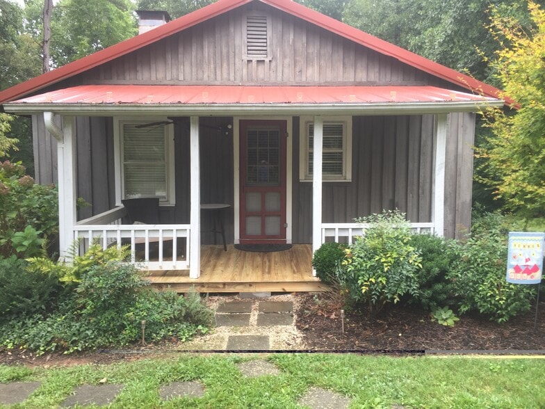 Building Photo - 70 Possum Trot Ln