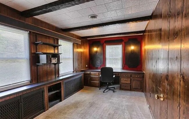 Building Photo - 3 Bedroom Home