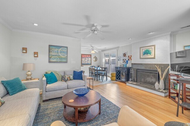 Building Photo - North End