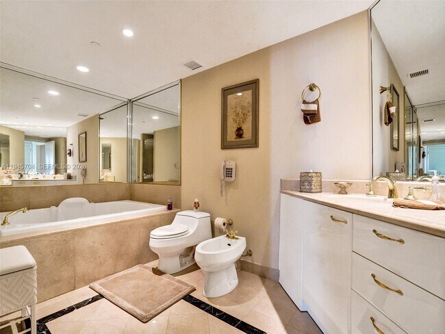 Building Photo - 19955 NE 38th Ct