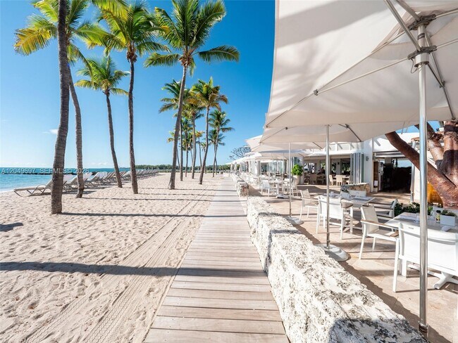 Building Photo - 5245 Fisher Island Dr