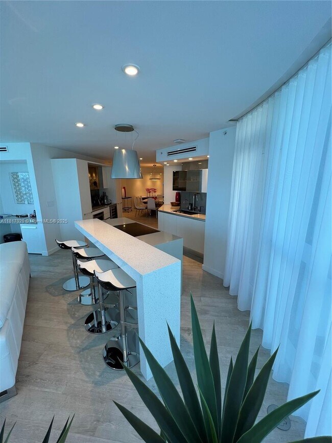 Building Photo - 6301 Collins Ave