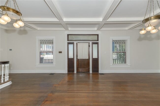 Building Photo - 206 S Sims Ave