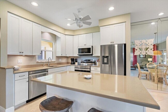 Building Photo - 5869 Tidewood Ave