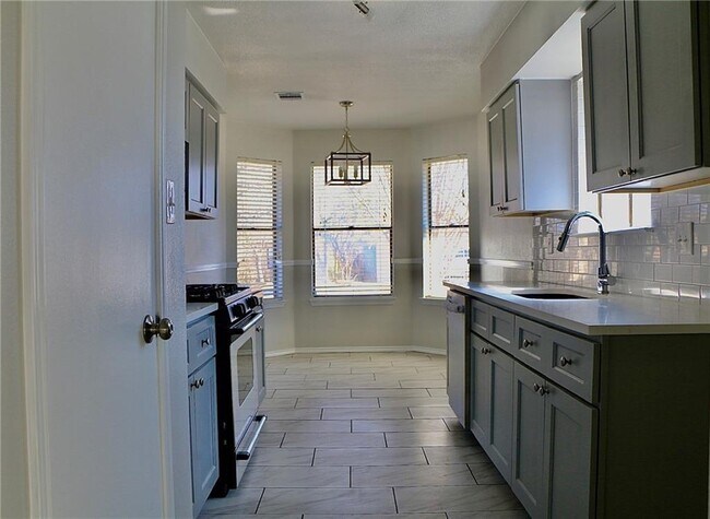 Building Photo - 408 Sage Boot Dr