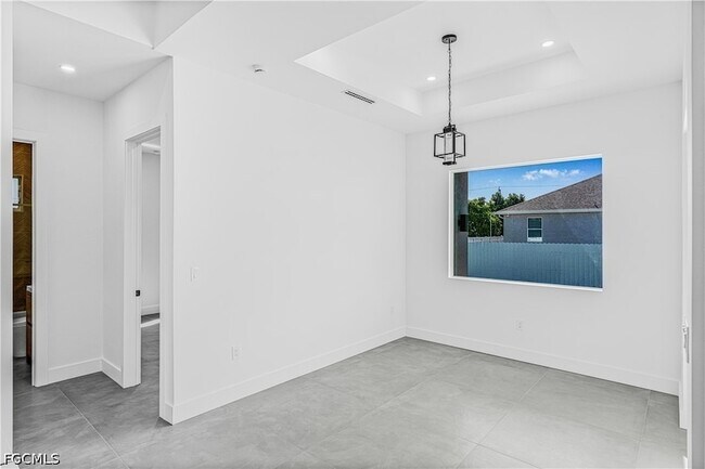 Building Photo - 512 NW 35th Pl