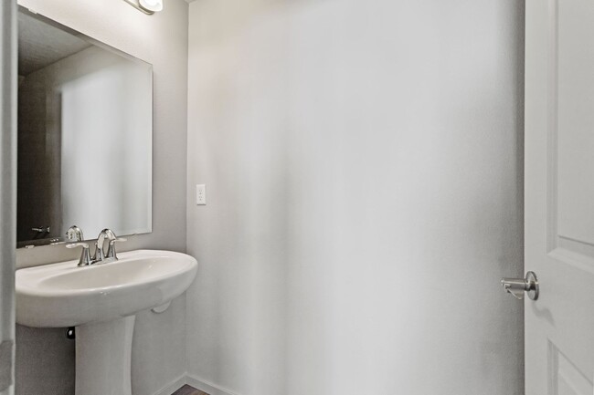 Building Photo - Stunning 3 Bed, 2.5 Bath Home in Spokane V...