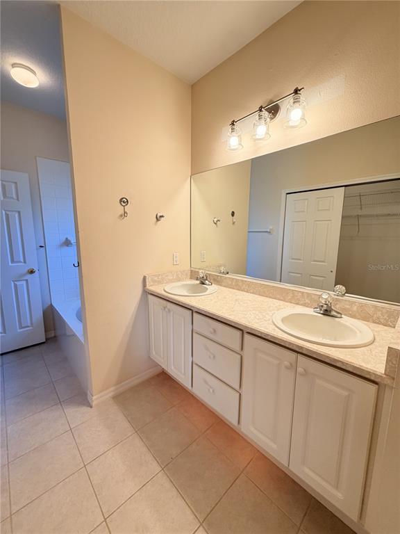 Building Photo - 10 Westfield Ln