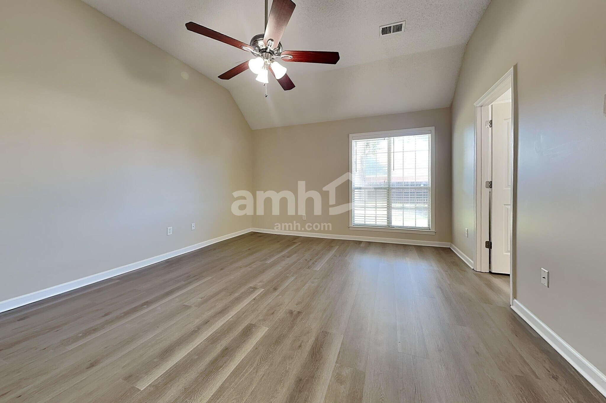 Building Photo - 13148 Braybourne Pky