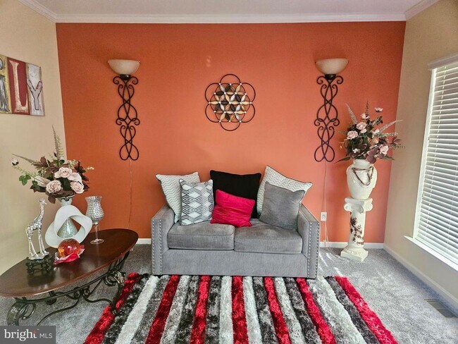 Building Photo - 1037 Suffolk Dr