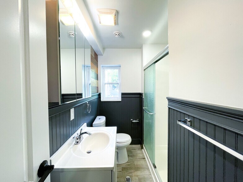 Building Photo - 4027 Beechwood Blvd