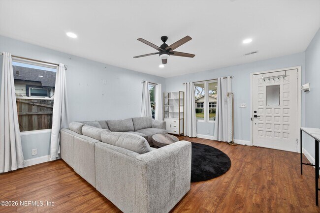 Building Photo - 4719 College St