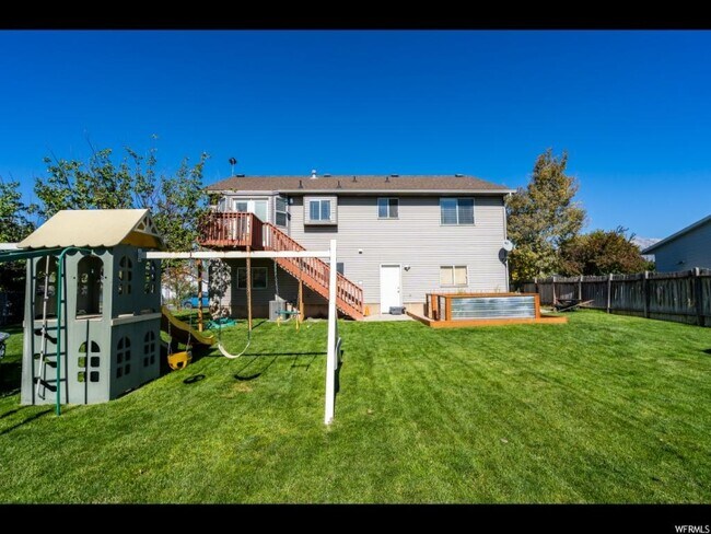 Building Photo - 1243 1870 N