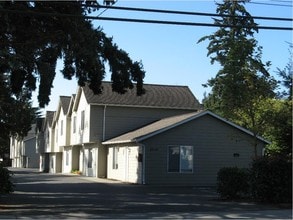 Building Photo - BHS T Woodland Townhomes