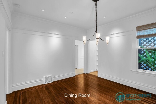 Building Photo - Sun-filled Presidio Heights Residence w/ Private Deck, Hot Tub & Garage Parking