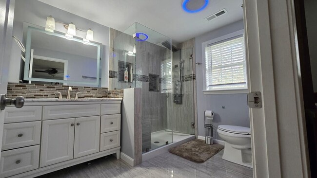 Building Photo - 9 Sunblaze Dr