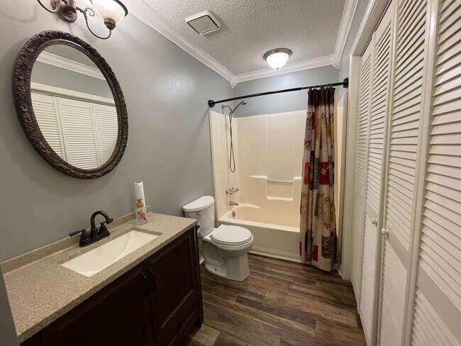 Building Photo - Nice 3/2 House in Armuchee- $1,895