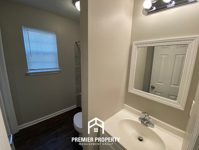 Building Photo - 7449 Dunbarton Dr