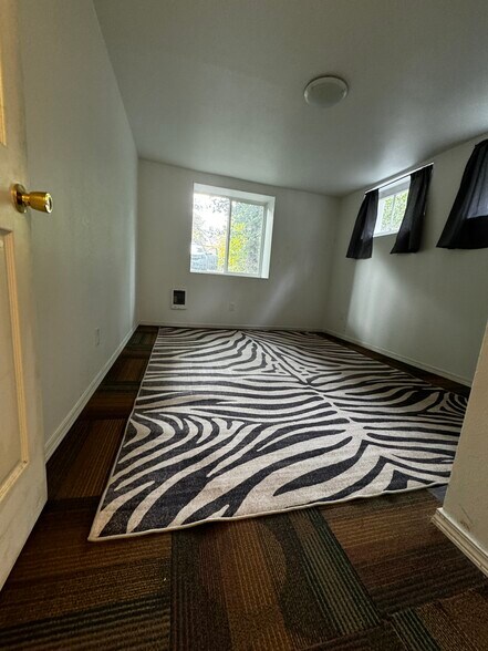 Building Photo - 1035 NE Monroe St