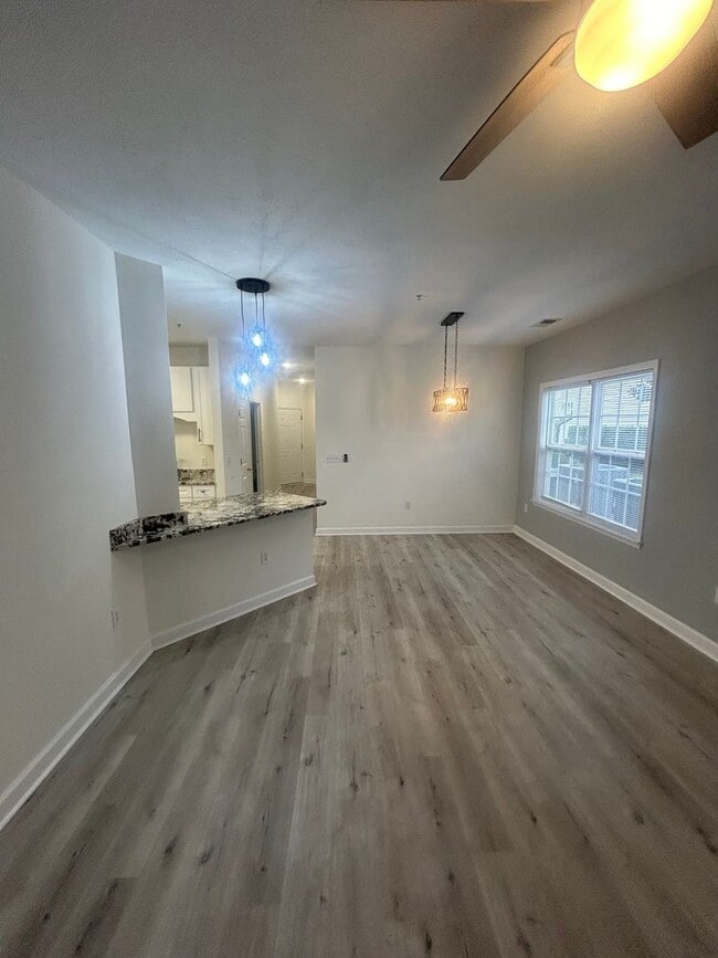 Building Photo - 129 Ashley Park Dr
