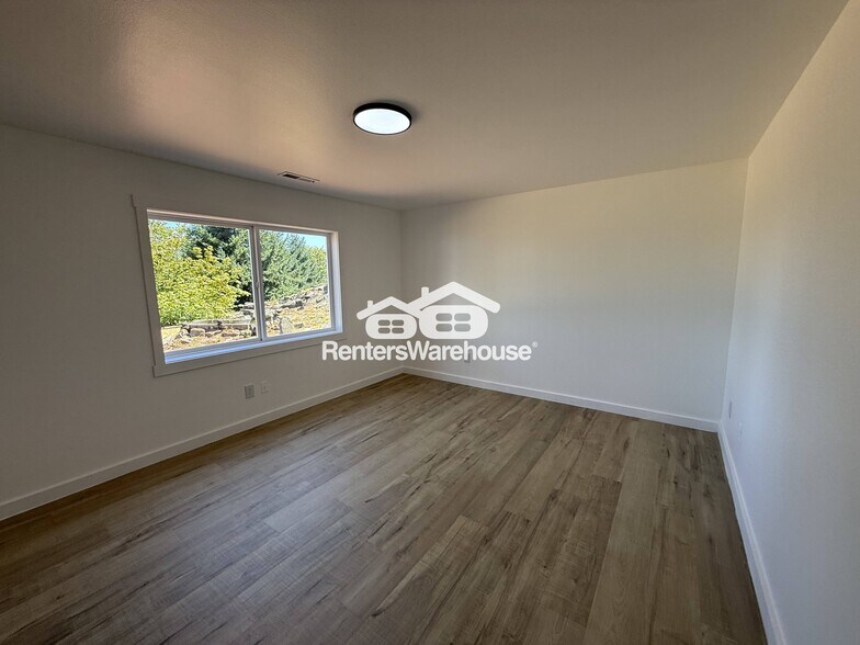 Building Photo - 2805 Chambers Bay Dr