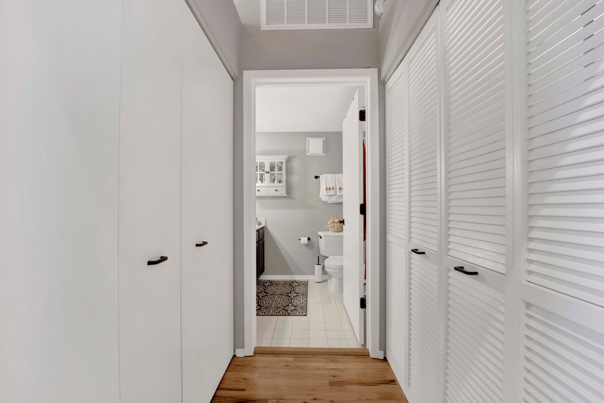 Building Photo - 625 W Jackson Blvd